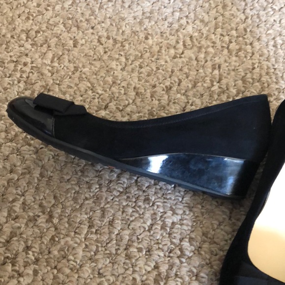 Cole Haan closed toe wedge - Picture 4 of 6